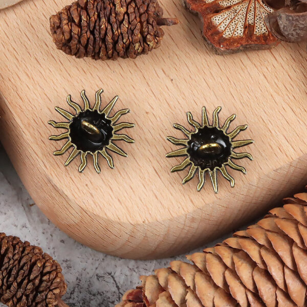 19/24mm Vintage Gold Sunflower Metal Shank Buttons for Woolen Jackets 20pcs - Image 2