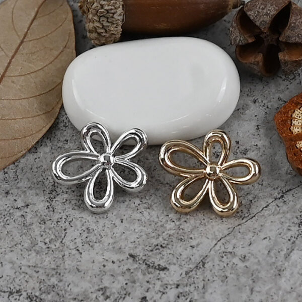 18/23mm Shiny Gold and Silver Flower Shaped Metal Buttons with Shanks 12pcs - Image 2