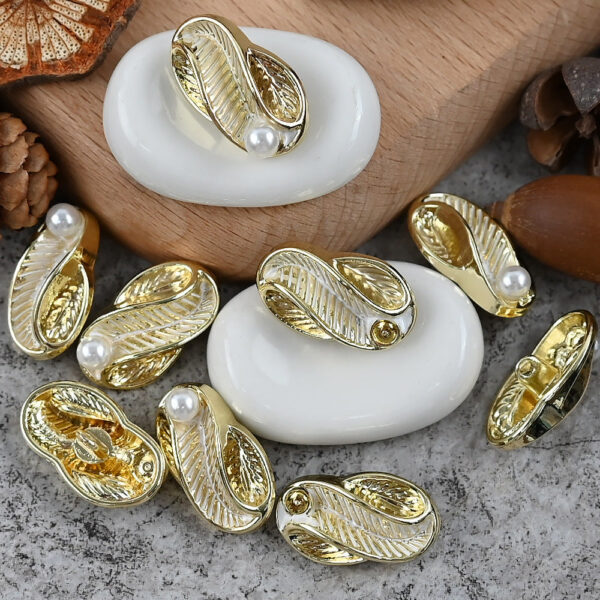 18/23mm Pearl Metal Buttons with Shanks for Sweater Jacket Decoration 10pcs - Image 4