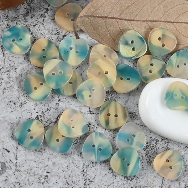 12mm Amber Blue Oval Triangular Resin Buttons 50 Pack (5 Mixed Colors) - Image 4