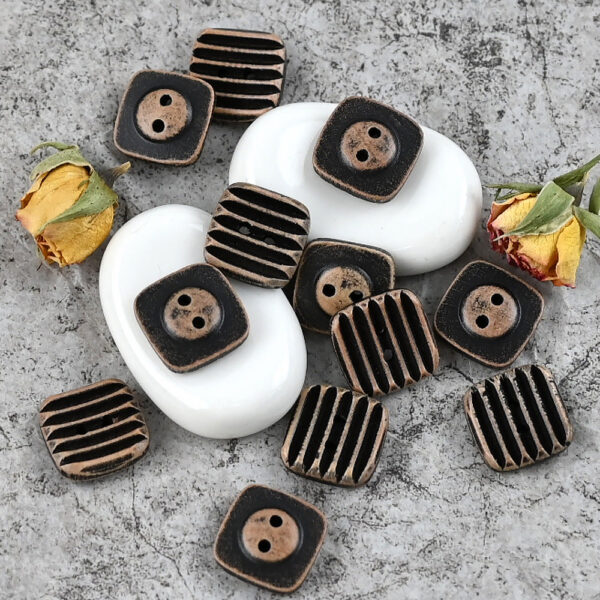 17.5mm Khaki Brown Vintage Square Wood Buttons with Double Sided Usability 20pcs - Image 4