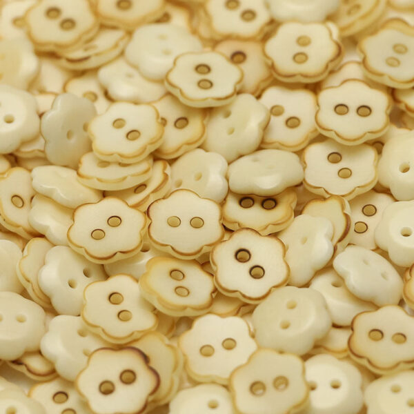 11-20mm Two-Hole Flower-Shaped Fruit Buttons for Kids 20 Pack - Image 4