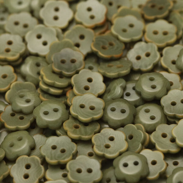 11-20mm Two-Hole Flower-Shaped Fruit Buttons for Kids 20 Pack - Image 2