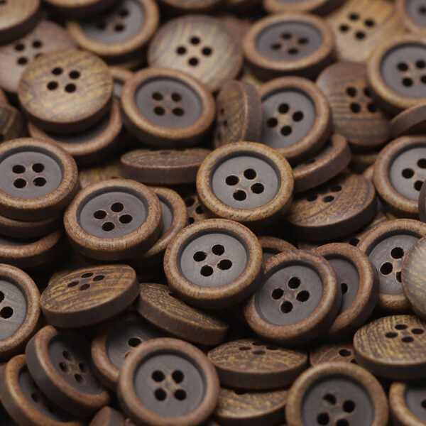 11-20mm Round 4-Hole Natural Wood Buttons 30 Pack - Image 3