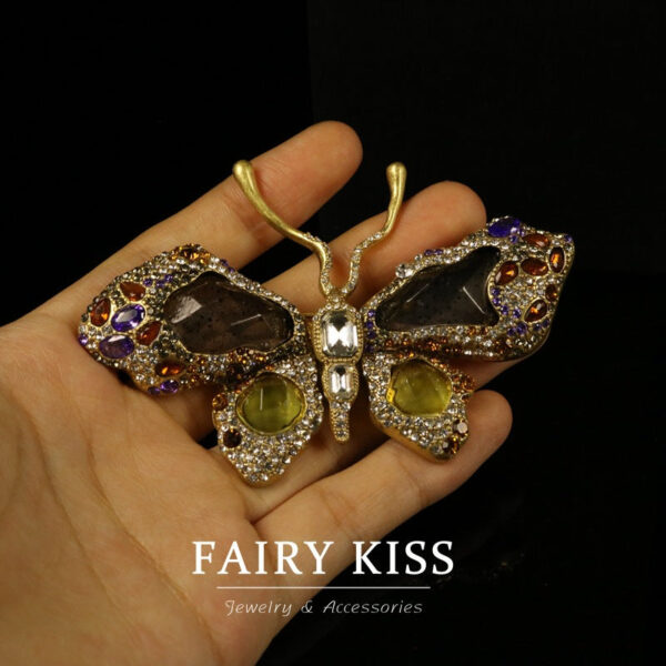 French Vintage Copper Alloy Brooch with Sparkling Rhinestones - Image 3