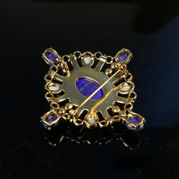 Vintage Courtly Geometric Oval Lapis Lazuli Brooch - Image 3