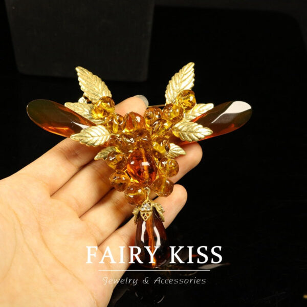 Vintage Courtly Winged Amber Bead Brooch - Image 2