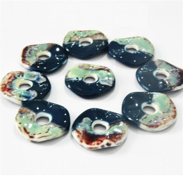 40mm Round Red and Green Contrasting Color Ceramic Ornament Pendant 10pcs - Image 4