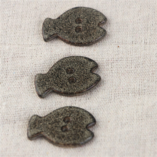 33x24mm Black and Gray Fish-Shaped 2-Hole Handmade Ceramic Buttons 3pcs - Image 4