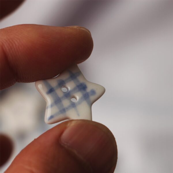 20/30mm Five Pointed Star 2 Hole Blue and White Ceramic Sewing Buttons 4PCS - Image 4