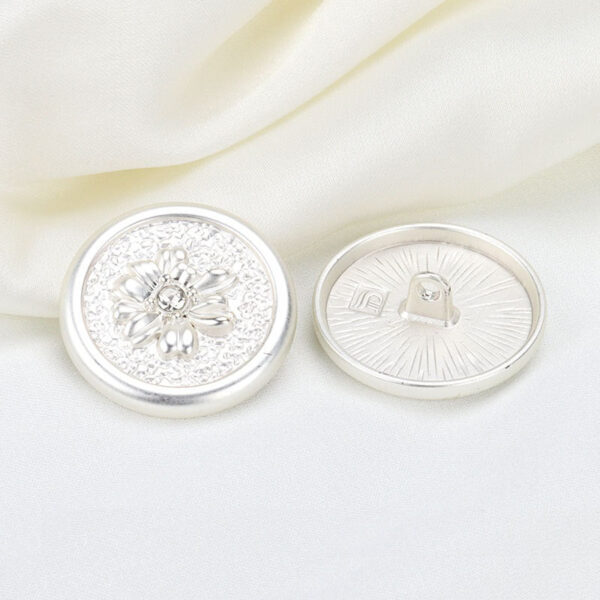 23mm Silver Chrysanthemum Rhinestone Metal Buttons for Fashion Outerwear 8pcs - Image 2
