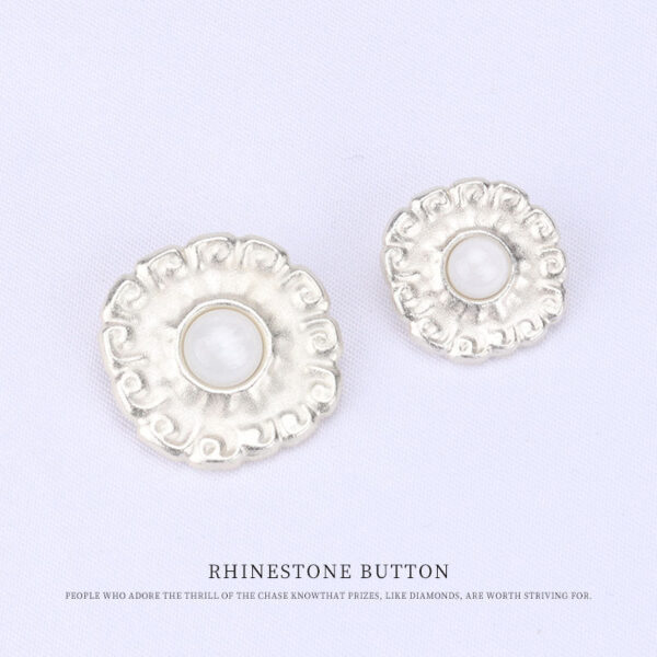 18mm/23mm Matt Silver Metal Pearl Shank Buttons for Women's Tops 12pcs