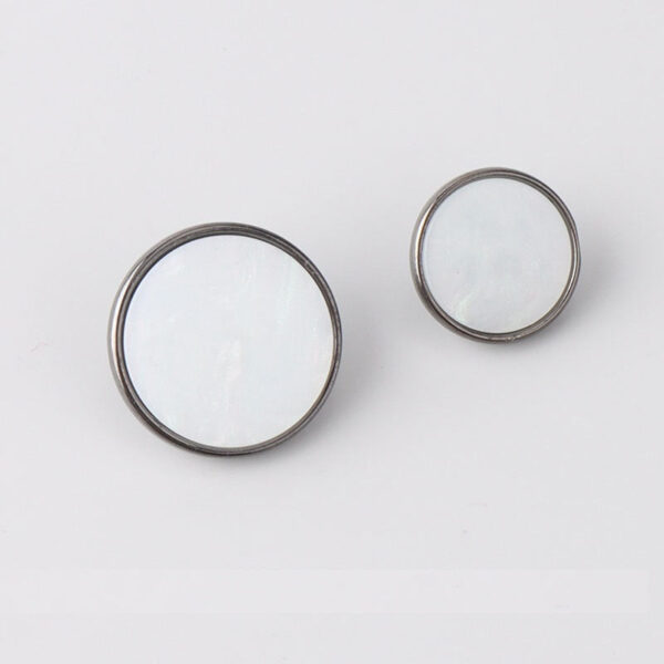 15-20mm Flat Metal Resin Shank Buttons for Woolen Coats 12pcs - Image 3