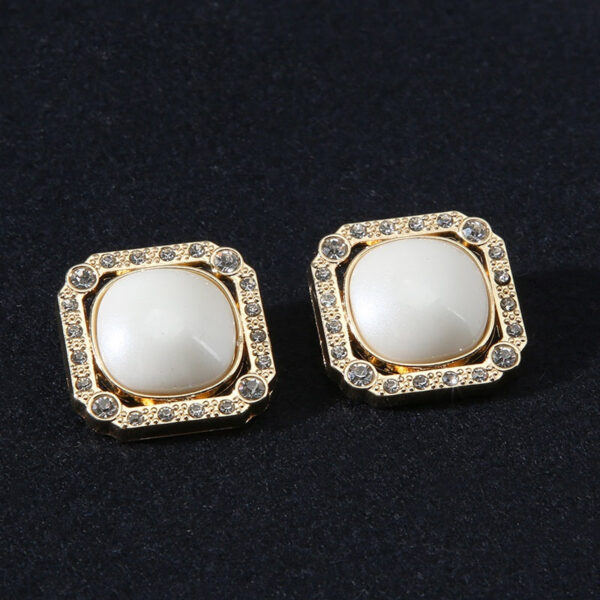 18/21mm Square Round Golden Metal Shank Buttons with Rhinestones Pearl 10pcs - Image 5