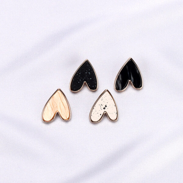 18/25mm Beige Black Heart Shaped Metal Shank Buttons for Women Coats 10pcs - Image 3