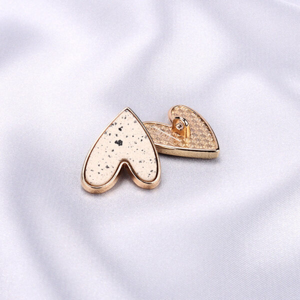 18/25mm Beige Black Heart Shaped Metal Shank Buttons for Women Coats 10pcs - Image 2