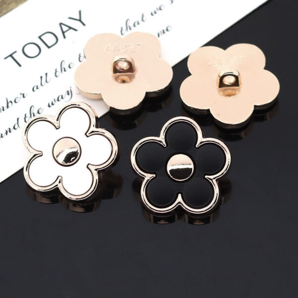 15/20mm White Black Floral Shaped Metal Resin Shank Buttons 12pcs - Image 2