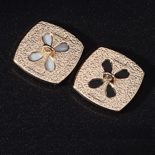 18/23/25mm Square Diamond Studded Metal Buttons with Shanks 15 Pack - Image 4