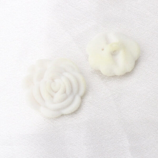 15/21/25mm White Black Green Red Velvet Colorful Rose Buttons 15 Pack - Image 3