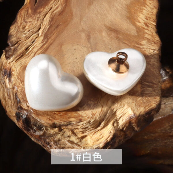 14mm Heart-Shaped Plastic Decorative Button for Kids' Clothes 40 Pack