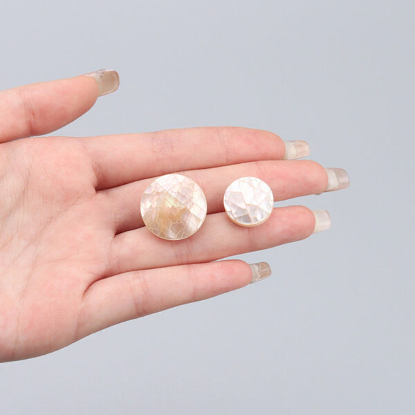 19mm Round Japanese Natural Shell Buttons for Sweaters and Knitwear 2pcs - Image 3