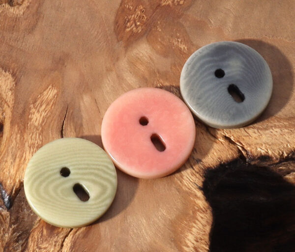 18mm Round 2 Hole Corozo Buttons for Knitted Tops Outerwear Sweaters 20pcs - Image 2