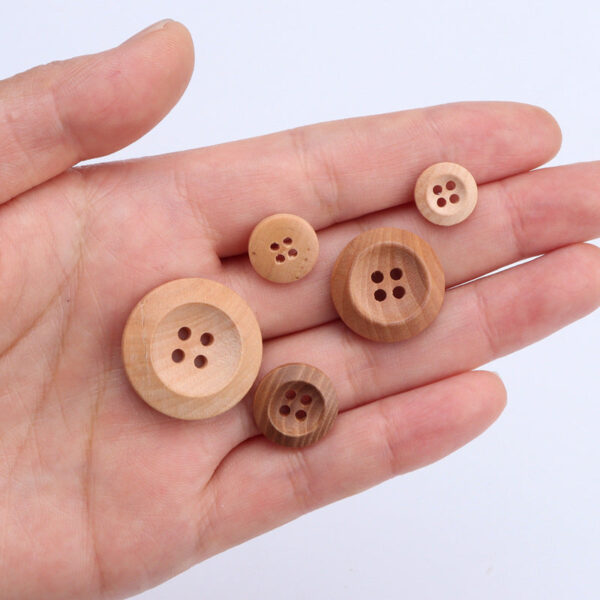 11.5-25mm Round 4-Hole Natural Wood Buttons for Coats and Shirts 40pcs - Image 3
