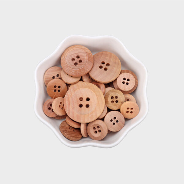 11.5-25mm Round 4-Hole Natural Wood Buttons for Coats and Shirts 40pcs - Image 4