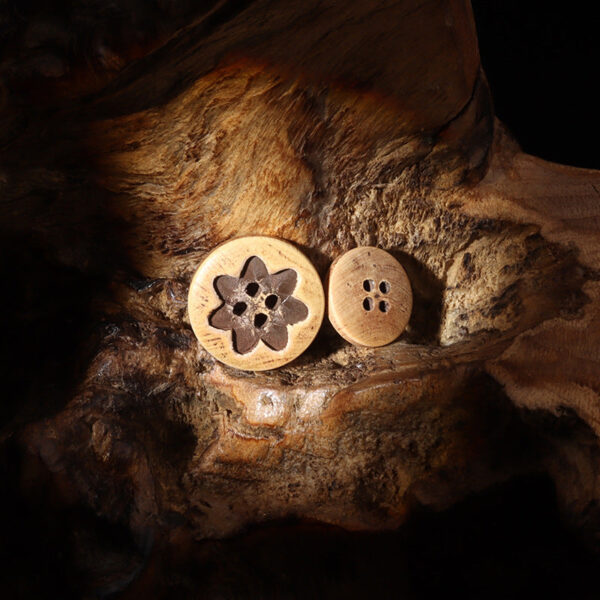 15/20mm Round Distressed 4-Hole Painted Poplar Wood Buttons with Floral Pattern 30pcs - Image 2
