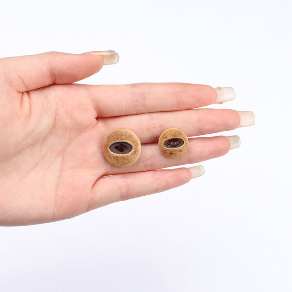 15/20mm Round Distressed Two-Hole Painted Poplar Wood Buttons 30pcs - Image 4