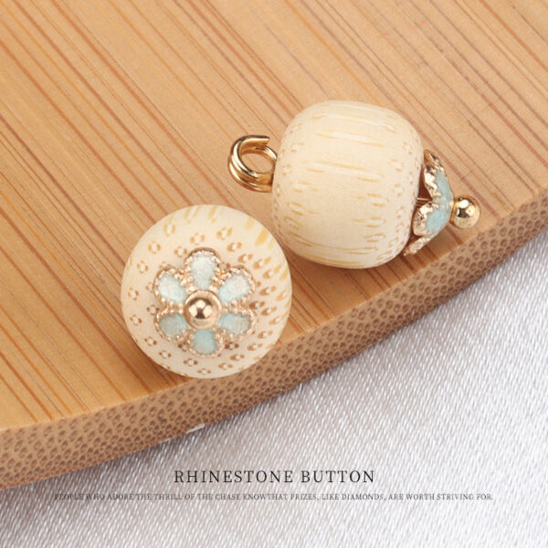 9-11mm Chinese Eco-Friendly Bamboo Frog Knot Buttons 35 Pack - Image 4