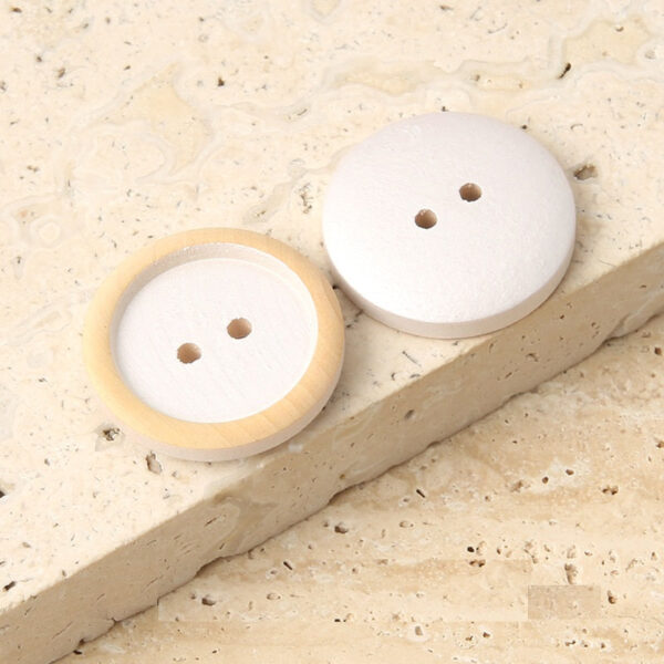 11-25mm Round 2 Hole Distressed Natural Wood Buttons with White Green Red Paint - Image 4
