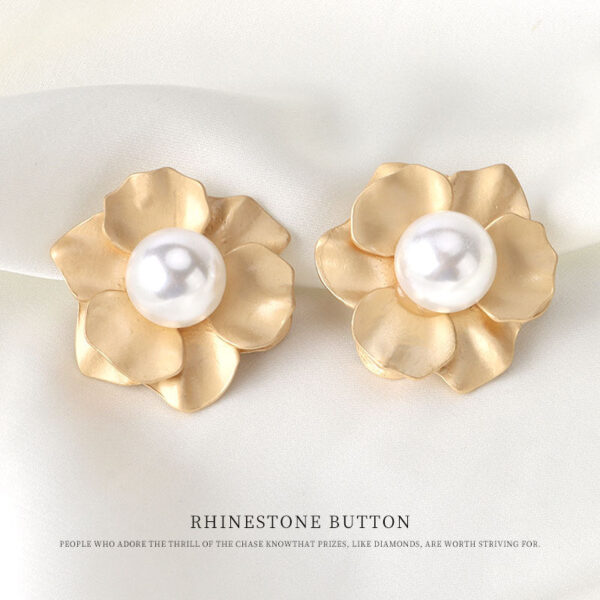 29mm Golden Lotus-Shaped Pearl Metal Button with Shank 2pcs - Image 3