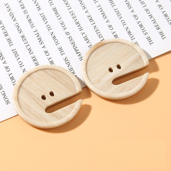 15-28mm Pac-Man Shaped Two-Hole Wood-Grain Resin Buttons 30 Pack - Image 5