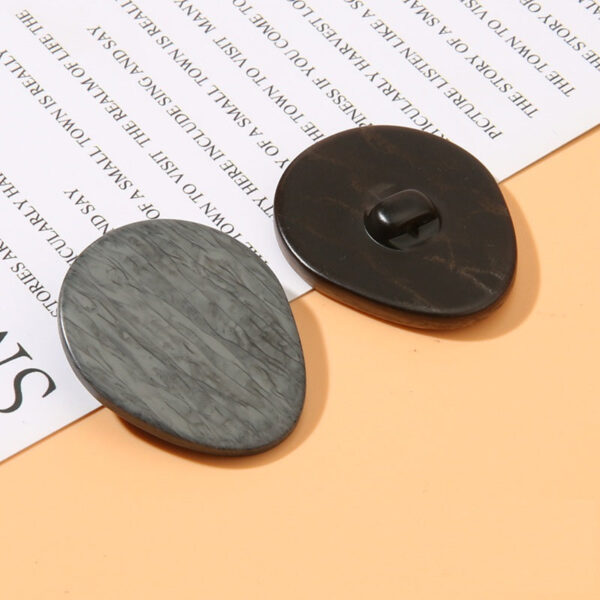 Oval Wood Grain Resin Shank Buttons 20 Pack(19/24/27/33mm) - Image 4