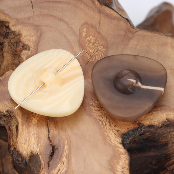 20/22/24/29mm Beige Khaki Round Edged Triangle Resin Buttons for Jackets 20pcs - Image 2