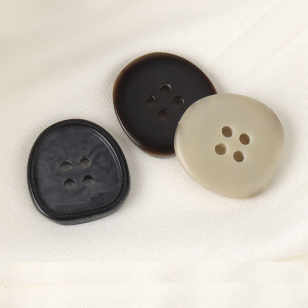18-28mm Exquisite Patterned Resin Buttons for Coats, Dresses, Suits and Sweaters 20pcs - Image 3