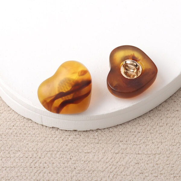 White Black Brown Resin Heart Flower Square Shape Shank Buttons 40 Pack - Image 9