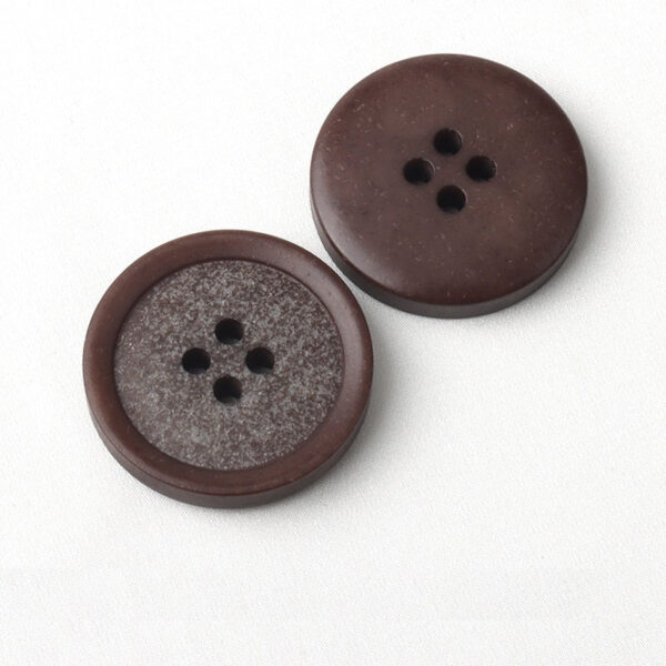 15-25mm Beige Gray Frosted Resin Recycled Four-Hole Buttons 30 Pack - Image 7