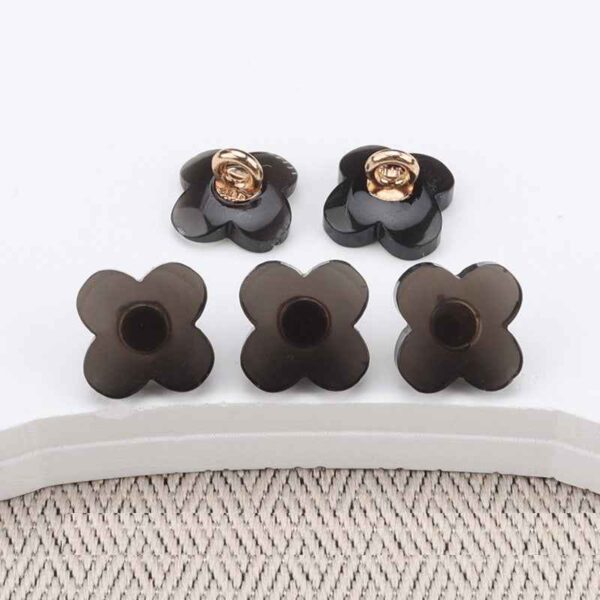 9.5mm Flower Shaped Resin Buttons High Shanks for Women's Shirts 30 Pack
