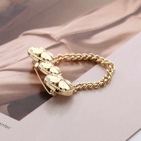 Golden Chain 3 Four-Leaf Clover Alloy Brooch Decorative Pin 2pcs - Image 2