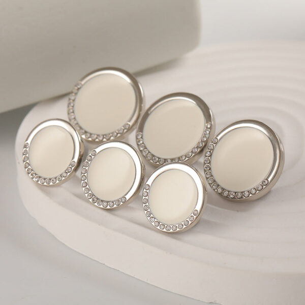 18-22mm Round White Black Oiled Diamond Metal Button 6pcs - Image 4