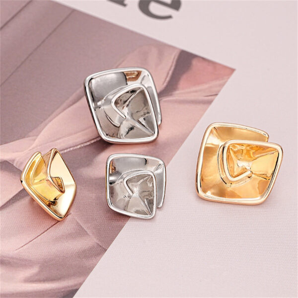 Simple Geometric Spiral Fashion Sewing Metal Button 6pcs - Image 2