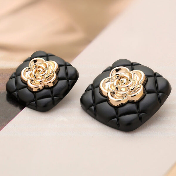 Black Checkered Square Metal Button with Golden Camellia 6pcs - Image 4