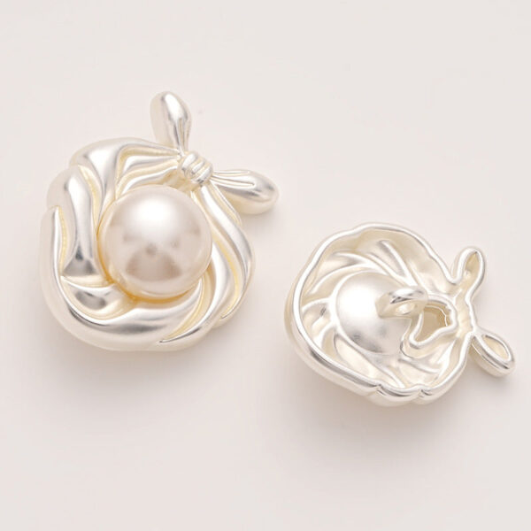 Luxurious Retro Bow-Tied Scarf with Pearl Heart Metal Buttons 10pcs - Image 5