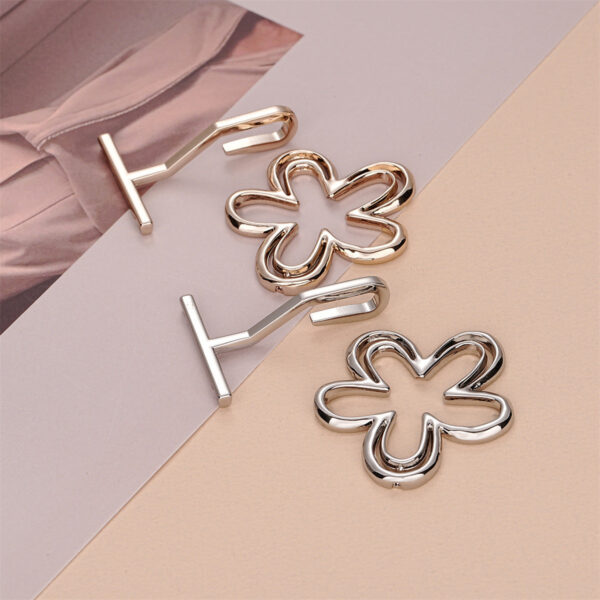 Flower-Shaped Metal Pair Decorative Hook Buckle 3pcs - Image 3