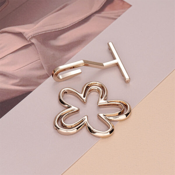 Flower-Shaped Metal Pair Decorative Hook Buckle 3pcs - Image 2