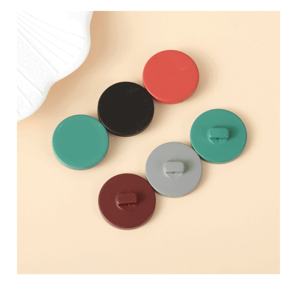 15-30mm Round Flat Resin Buttons with Shank 50 Pack( in 10 Colors ) - Image 4