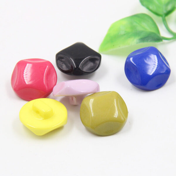 18-30mm 20 Colorful Round Resin Shank Buttons 100 Pack - Image 4