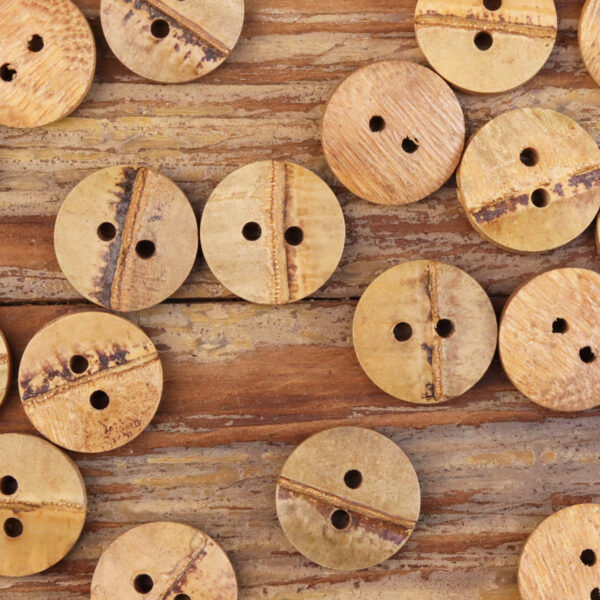 18-40L Natural Bamboo Two-Hole Buttons 30 Pack (6 Sizes) - Image 3